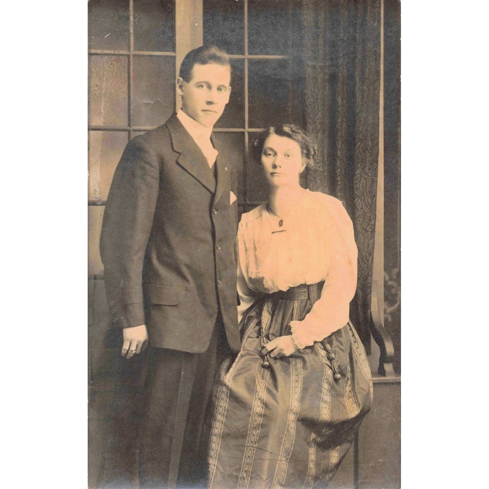 Antique RPPC Detroit Michigan The Poli Studio Portrait Artura Postcard VG - Picture 1 of 2